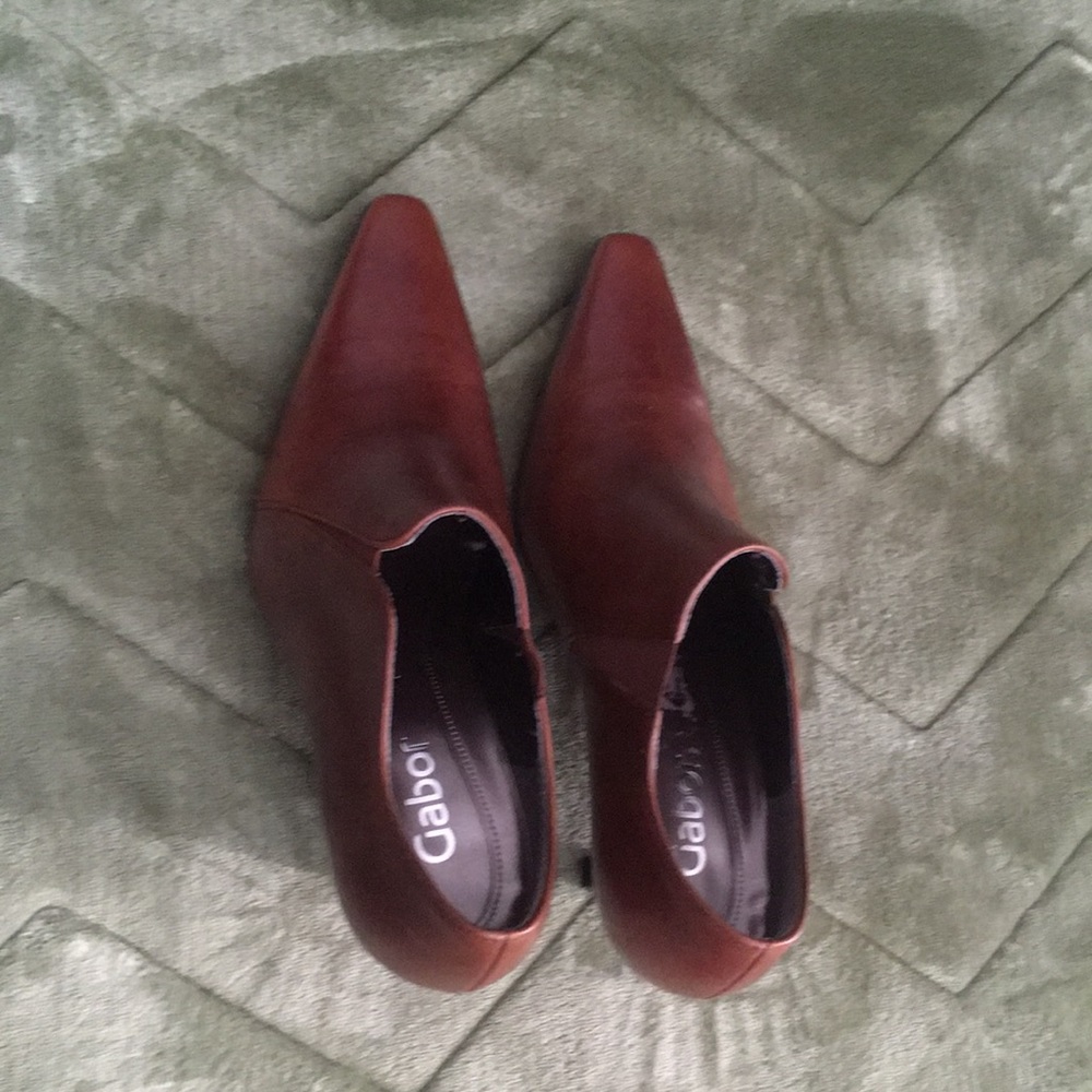 Size 6 1/2 US brown GABOR boots low top